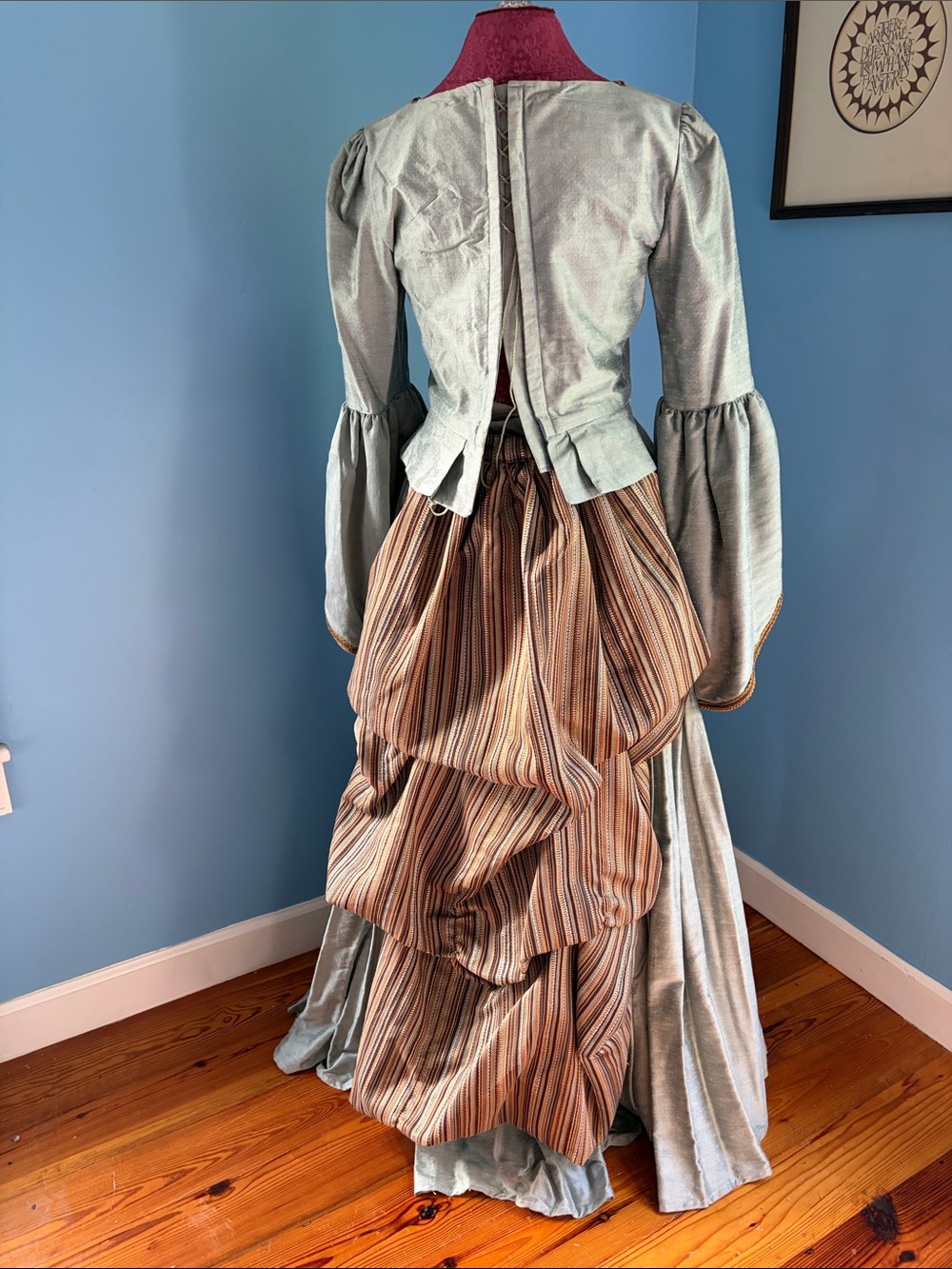 Period colonial costume dress in ice blue and brown - Picture 4 of 12